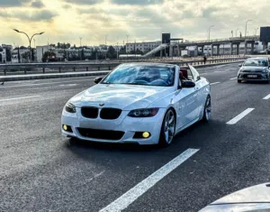 BMW E93 325CI لون ابيض كشف أعلى صنف موديل 2008 6 سلندر