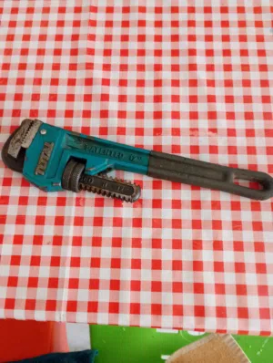 مفتاح انجليزي الأصلي نظيف كثير اصلي