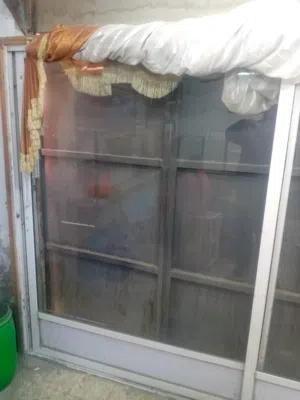 باب المنيوم