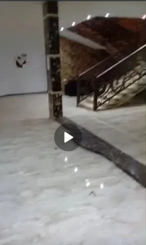 شقة خدمية كبيرة جدا .. على رئيسي الحشان.. للايجار... اقرأ الإعلان اكويس