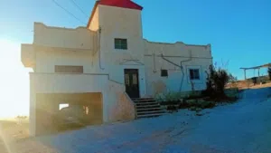 220 m2 4 Bedrooms Townhouse for Sale in Amman Dhuheibah Al-Sharqiyah