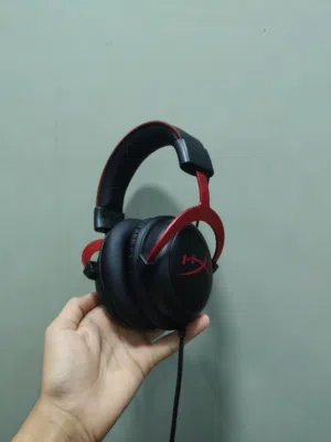 سماعه هايبر اكس اصليه مستعمله لاكن كنها جديد جودة صوت ممتازة و سعر رخيص نصف سعر السماعه 15دينار فقط.