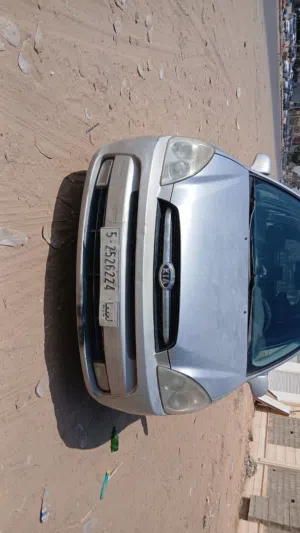 Used Kia Carens in Tripoli