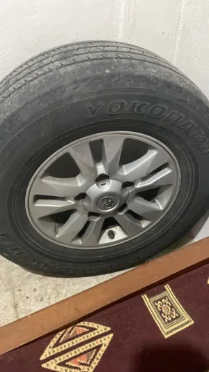 للبيع قطع لكزس LX ولاند كروزر وجنط وطنبون