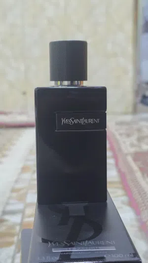 عطر سان لوران لي بارفام اقرو الوصف