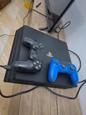 بلايستيشن فور برو للبيع