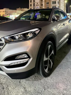 Perfect condition 2018 top model low mileage Tucson oman car