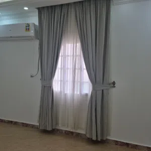الشقة رقم 23 بالدور الثاني للإيجار ملاصقة لمسقط سيتي سنتر الموالح