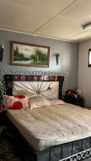 غرفة نوم كامله للبيع بحالة ممتازه في العين