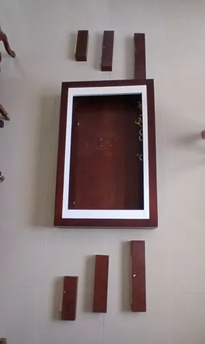 رفوف و إطار للشاشة