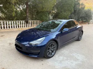 Tesla model 3 2021 standard plus black edition