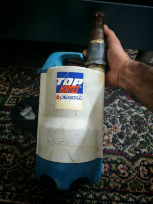 موتور مي غطاس نص حصان بدرلو ايطالي شغال ممتاز وقوي رفع لغاية 7 متر للبيع بسعر 25 دينار عنوان عمان