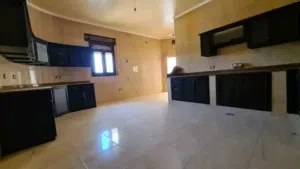 260 m2 More than 6 bedrooms Townhouse for Sale in Tripoli Ain Zara