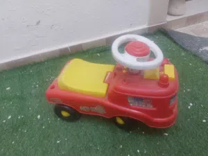 سكوتر أطفال وسيارة أطفال