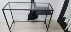 طاولة مكتبية