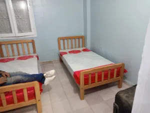 سرير خشب زان احمر