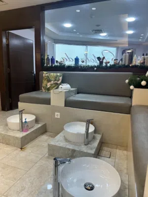 مطلوب شريكة لسبا و صالون شعر و مركز تجميل