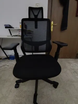 كرسي مكتبي مريح وفخم