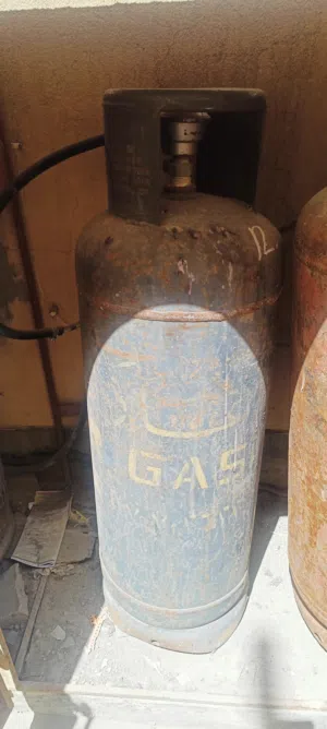Nadir Gas cylinder with regulator and stove