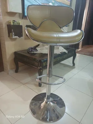 للبيع كراسي شبه جديدة عدد 4