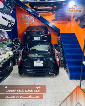 متوفر قطع تويوتا بريوس 2010-2025 ونيسان ليف2023بودي ومياكنيك محركات بطاريات الهايبرد مستعمل ياباني