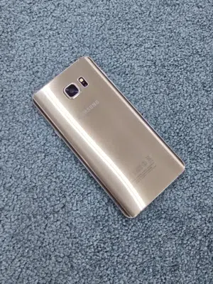 Samsung note 5 android 10 حالته ممتازة جدا لون ذهبي