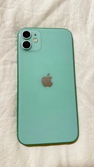 آيفون 11 (128GB) للبيع نظيف جداً