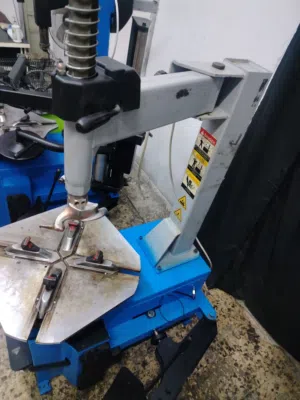 عدة محل بناشر  كاملة مكمله  ماكينة بناشر  جنط 24 بحالة الوكاله على الفحص