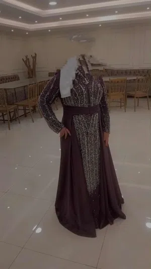 فستان كله خرز وثقيل ملبوس الستين شريتو 100 بدي ابيعو 50