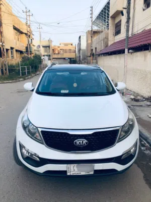كيا سبورتج ابيضّ بانوراما فتحة مواصفات خليجية محرك 2000 دوش بنزين تبريد تدفئة كير ومحرك ممتاز 155$