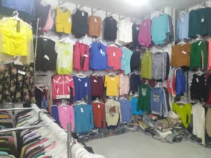 300 ألف قطعة ملابس نسائية