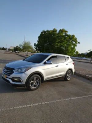 Used Hyundai Santa Fe in Dhofar