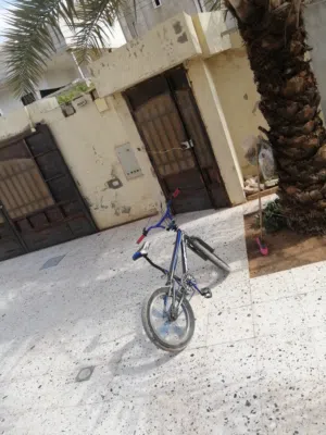 دراجه هوائية مقاس 20 بي ام مكس ربي يبارك تعال جرب شبه جديد مستعمل شويه الرقم  عندي وتس اب