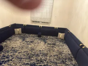 كنب ظهر شبه جديد لون كحلي