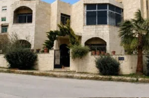 فيلا مستقلة للبيع بين تلاع العلي وخلدا  دوبلكس بثمن شقة