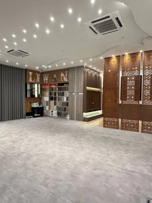 محل تجاري للايجار في الخوض .الاثاث  للبيع/Commercial space for rent in Al Khoudh, furniture for sale