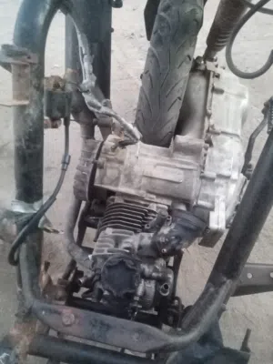 مكينه دراجه فراشه مكينه نضيفه كامله مثل ما مبين بصور انزل للوصف