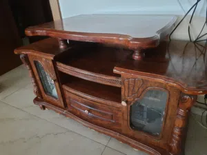 طاولة تلفاز
