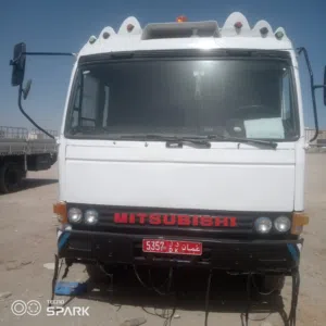 Mitsubishi 1985 hiab truck