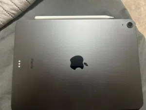 iPad Air 5 (الجيل الخامس) 10.9 إنش + Apple Pencil