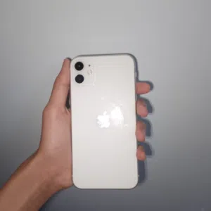 Apple iPhone 11 64 GB in Tripoli