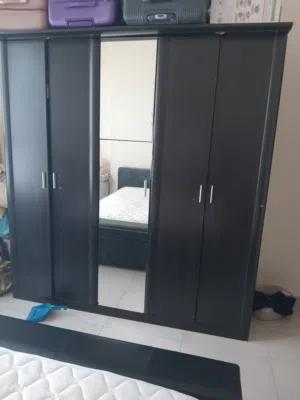 دولاب ملابس