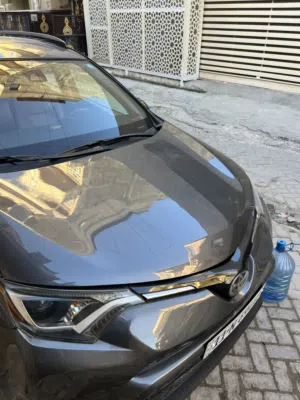 تويوتا رف 4 موديل 2018 وارد امريكي رقم بغداد باسمي للبيع