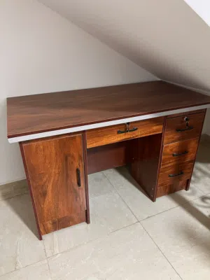 طاولة مكتبية / office desk