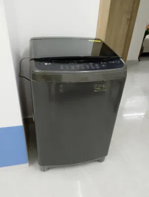 LG Washing Machine 13 KG for urgent sale