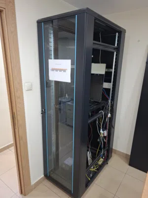 خزانة سيرفرServer cabinet