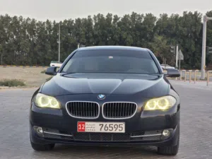 بي ام دبليو الفئة الخامسة 530i موديل 2013 ( خليجي ) فل ابشن بحالة الوكالة