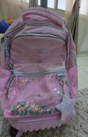 School bag almost new