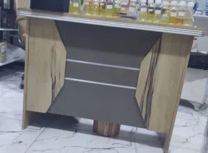 ميز مكتب نضيف