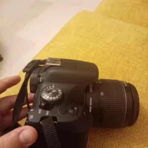 كاميرا جديدة لا يوجد معه شاحن كاميرا احترافية يوجد بها كل التفاصيل للمصورين